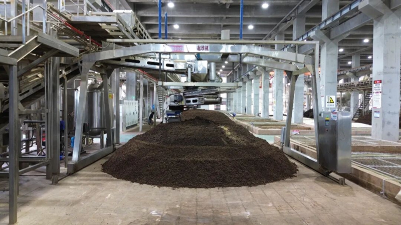 1 圖為白酒生產車間.jpg