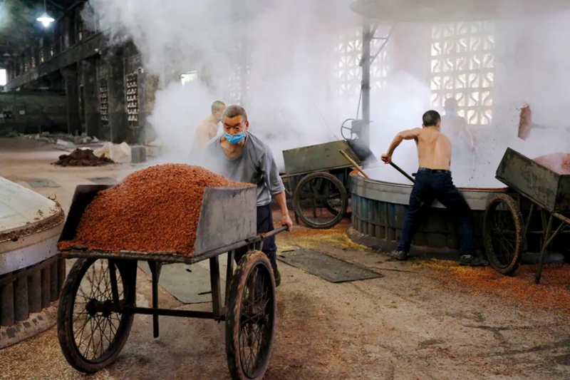 2 圖為遵義董酒廠。胡志剛 攝.jpg