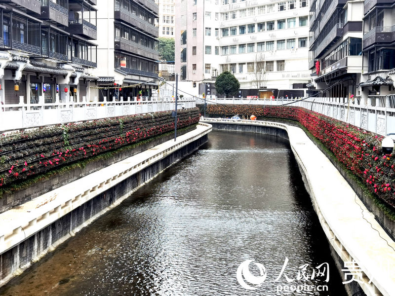 揭蓋復涌的貫城河靜靜流淌。人民網記者 王秀芳攝