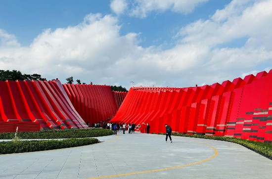 “紅飄帶”外景。 何宇澈攝
